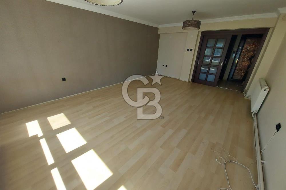 Karşıyaka Bahçelievlerde Cadde Üzerinde Kiralık 3+1 Daire