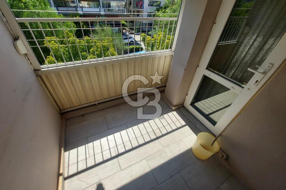 Karşıyaka Bahçelievlerde Cadde Üzerinde Kiralık 3+1 Daire