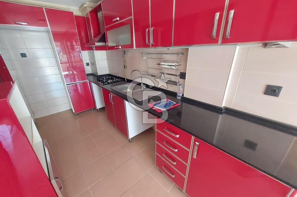 Karşıyaka Bahçelievlerde Cadde Üzerinde Kiralık 3+1 Daire