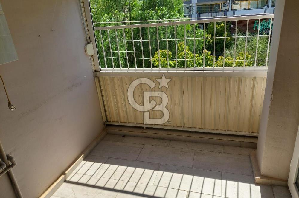 Karşıyaka Bahçelievlerde Cadde Üzerinde Kiralık 3+1 Daire