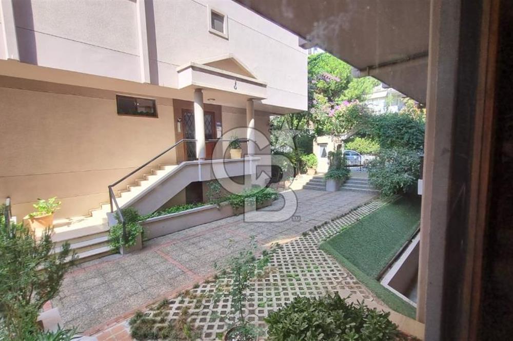 Suadiye Sahilde Havuzlu Güvenlikli Arakat 4+1 Kiralık Daire