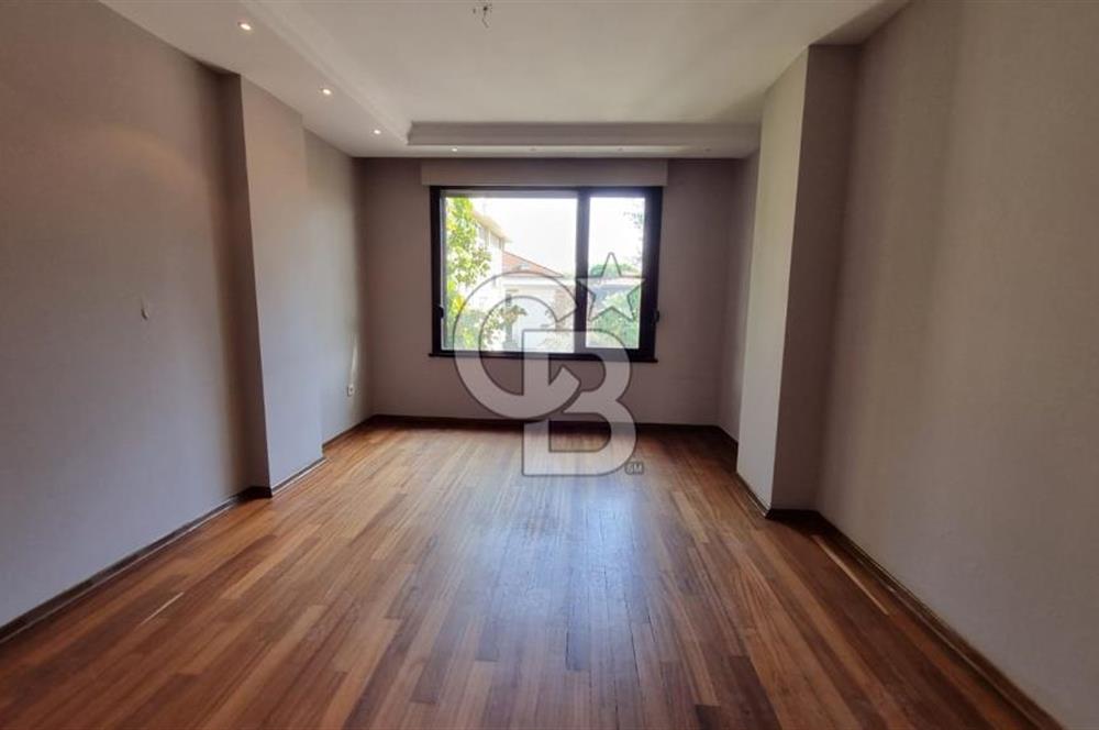 Suadiye Sahilde Havuzlu Güvenlikli Arakat 4+1 Kiralık Daire