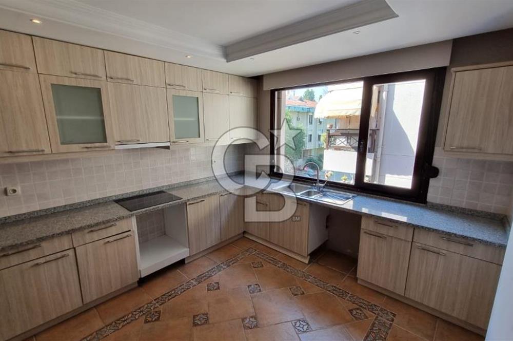 Suadiye Sahilde Havuzlu Güvenlikli Arakat 4+1 Kiralık Daire