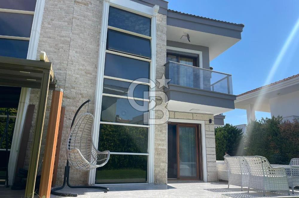 Çeşme Doğal Yaşam Sitesinde Satılık Villa