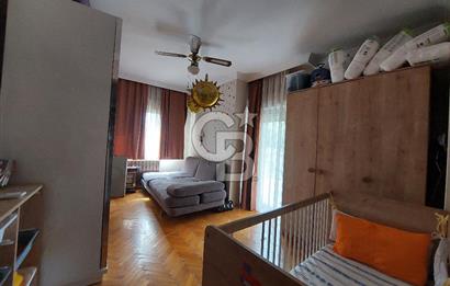 BORNOVA SÜVARİ CADDESİNDE 3+1 KİRALIK DAİRE