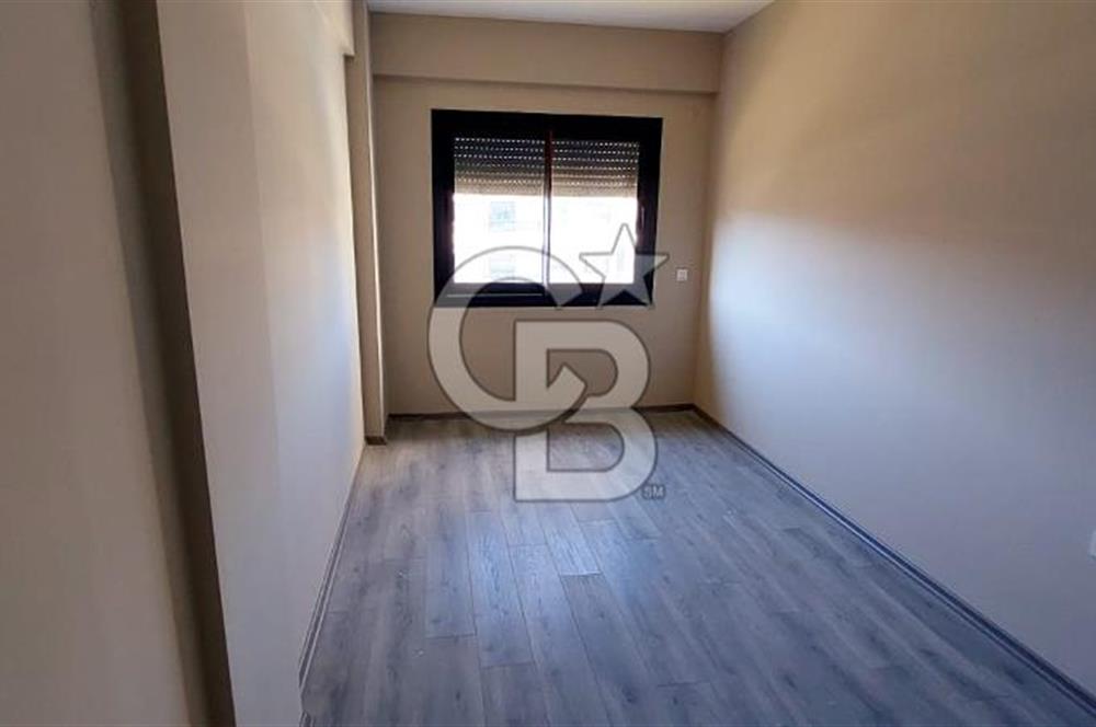 Menderes Cüneytbey Mahallesi Havuz Cepheli Kiralık 2+1