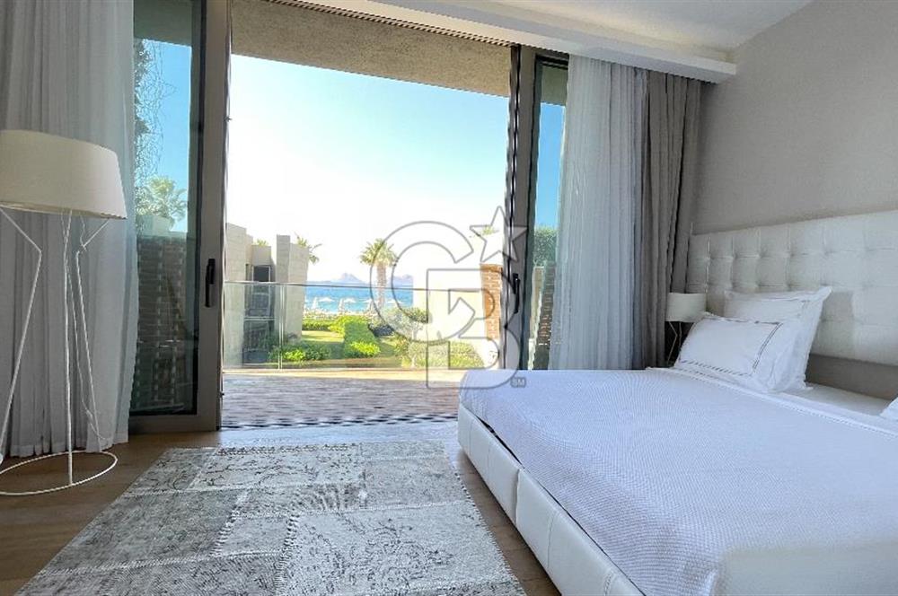 Bodrum T.reis Swiss Otel'de Denize sıfır Dubleks satılık villa