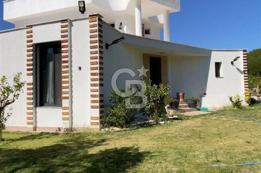 Urla Özbek'te 6+1 Satılık Villa