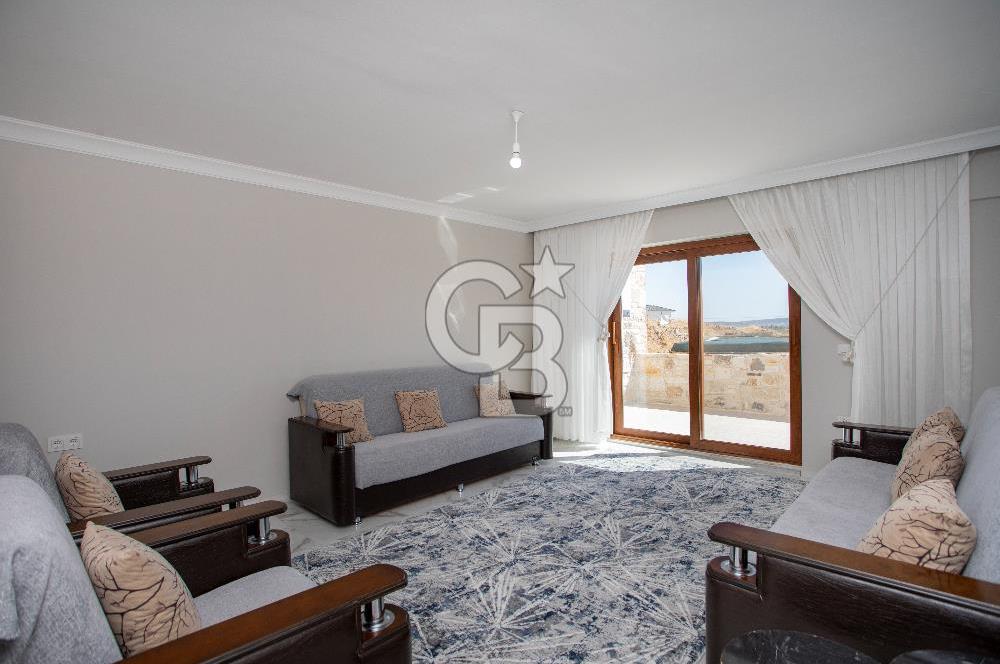 Foça Bağarası Kazım Dirik Mahallesinde Satılık 9+3 Villa