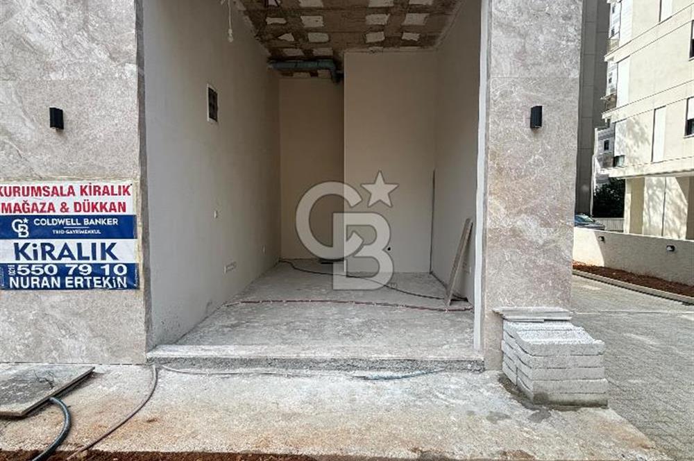 SUADİYE'DE KÖŞE KONUMLU,ÖN KULLANIMLI 30M2 SIFIR DÜKKAN!!!