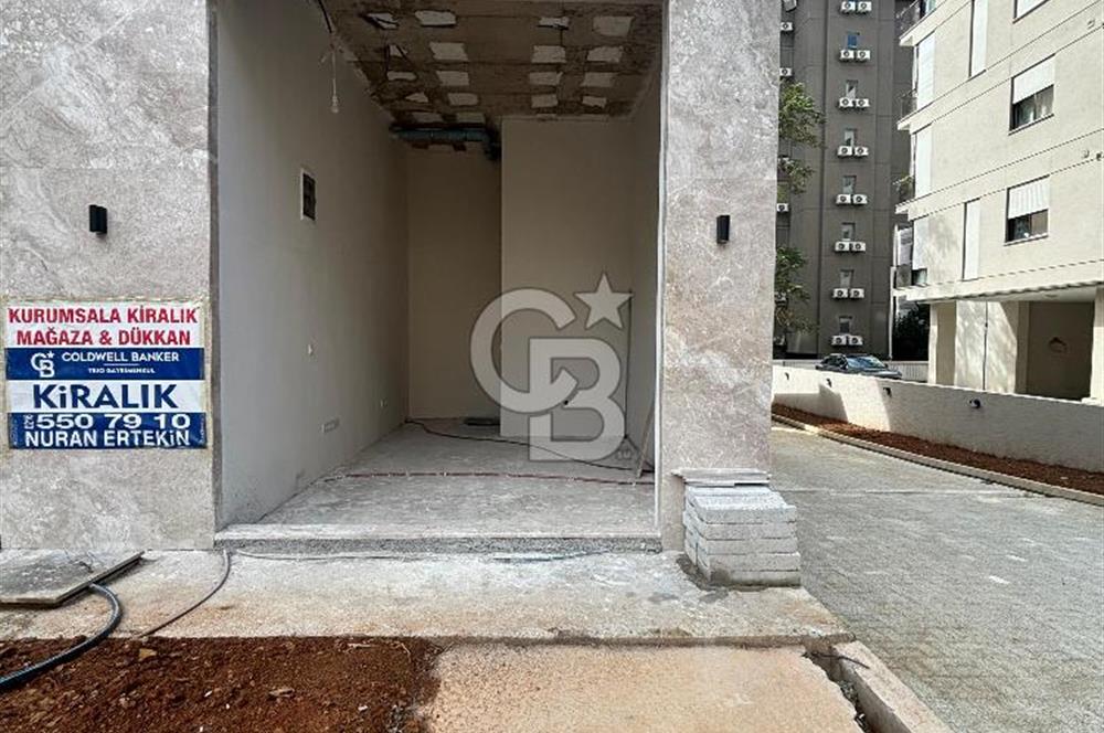 SUADİYE'DE KÖŞE KONUMLU,ÖN KULLANIMLI 30M2 SIFIR DÜKKAN!!!