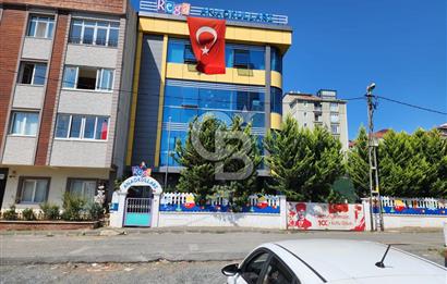 Ataşehir Finans Merkezine Komşu Ticari Bina