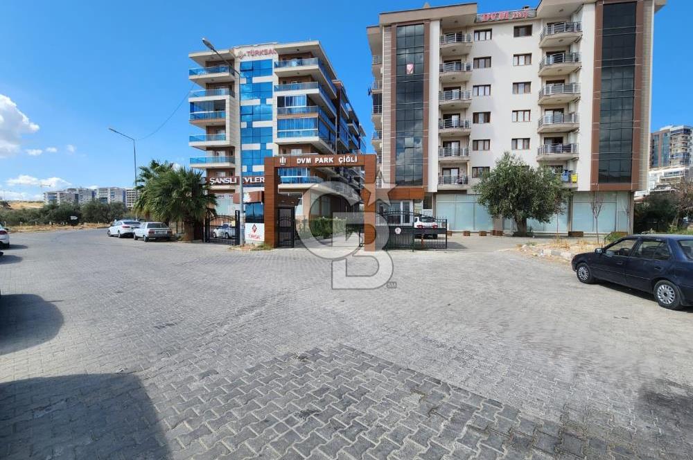 ÇİĞLİ HARMANDALI ŞANSLI EVLERDE ARA KAT 1+1 SATILIK DAİRE