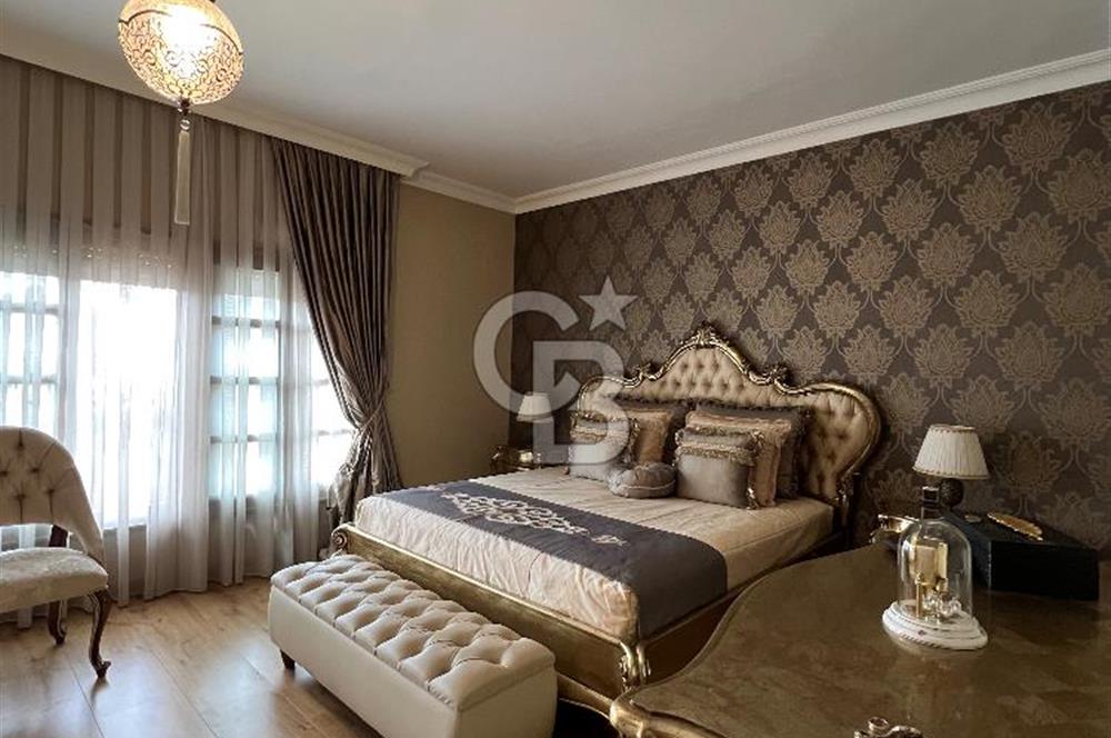 Bahçeşehir 1 de Mıhteşem Bahçeşehir Gölet Manzaralı 5+2 Satılık Villa