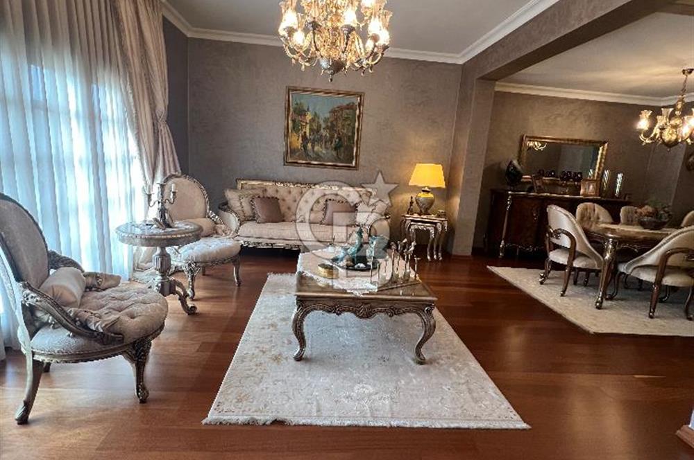 Bahçeşehir 1 de Mıhteşem Bahçeşehir Gölet Manzaralı 5+2 Satılık Villa