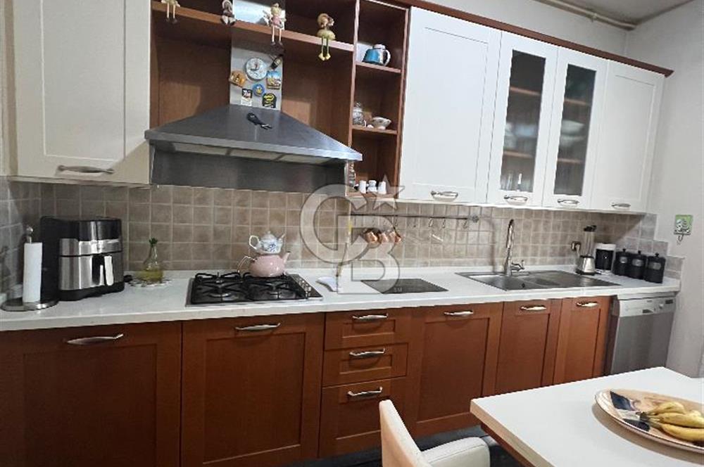 Bahçeşehir 1 de Mıhteşem Bahçeşehir Gölet Manzaralı 5+2 Satılık Villa