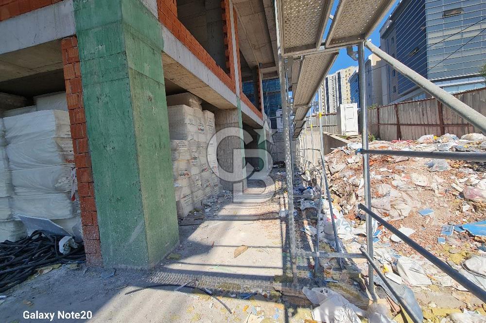 Ümraniye Tatlısu Mahallesinde Kiralık 420 m2 Dükkan