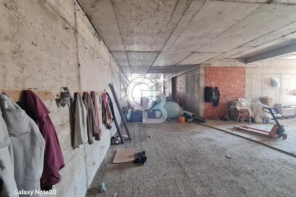 Ümraniye Tatlısu Mahallesinde Kiralık 420 m2 Dükkan