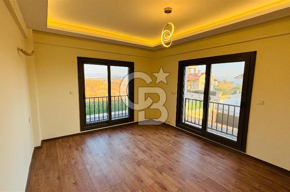 Foça Bağarası Kazım Dirik Mah Kiralık 2+1 Bahçeli Dubleks