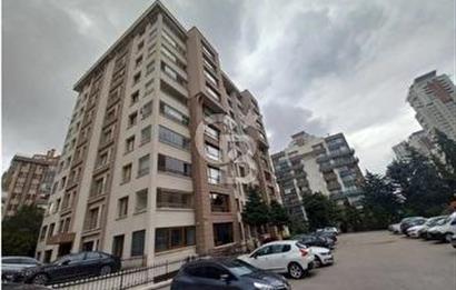 Çukurambar  cadde üzeri köşe başı 4+1 satılık daire