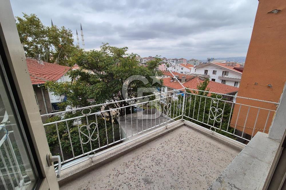 Seyranbağları'nda, 3+1, 2. Kat, Yenilenmiş Kiralık Daire