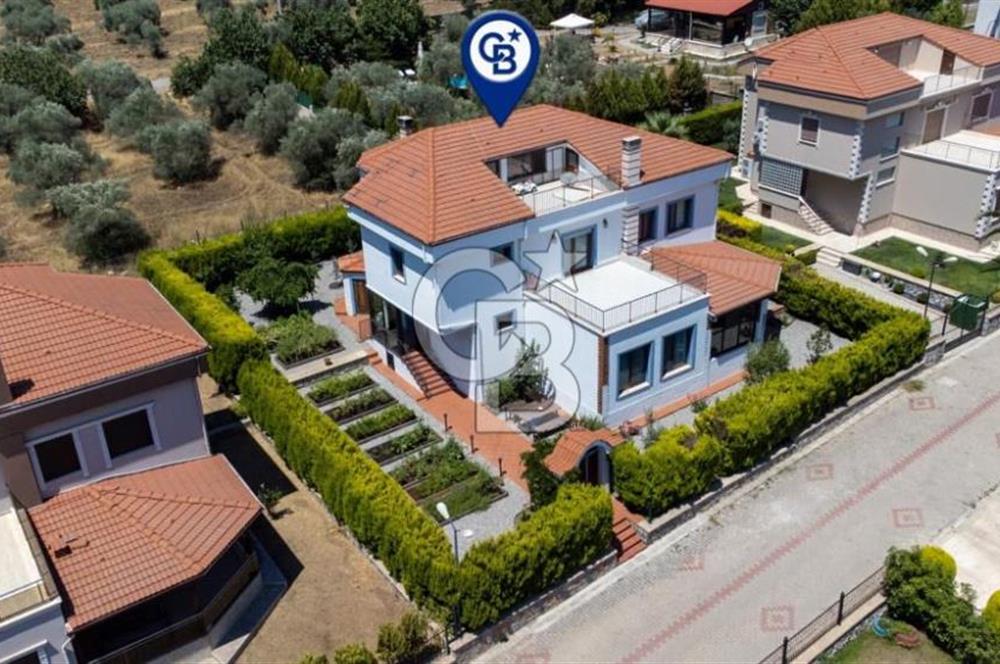 Kemalpaşa Çiniliköy Satılık 922 m2 Arsa Payı 450 m2 Kapalı Alan 5+2 Tribleks Villa