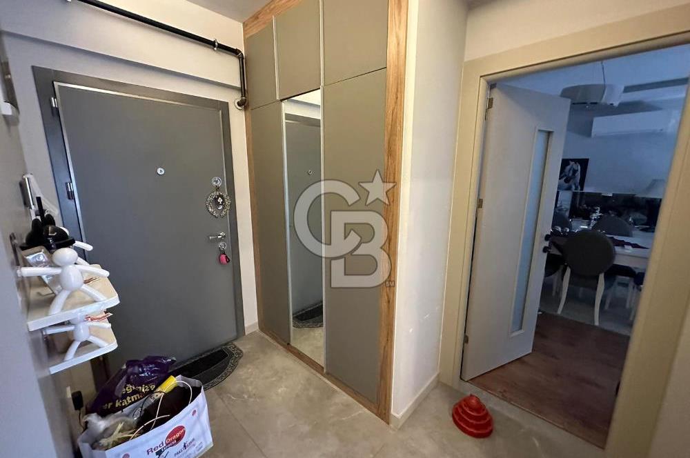 ÇİĞLİ DE HAVUZLU SİTEDE SATILIK ARAKAT 3+1 DAİRE