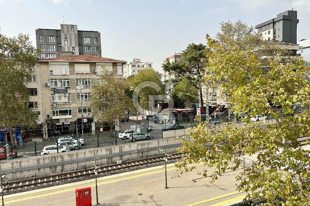 Bostancı Vukela Cad. Marmaray Önü Sahile Yakın Sıfır Ofis Büro