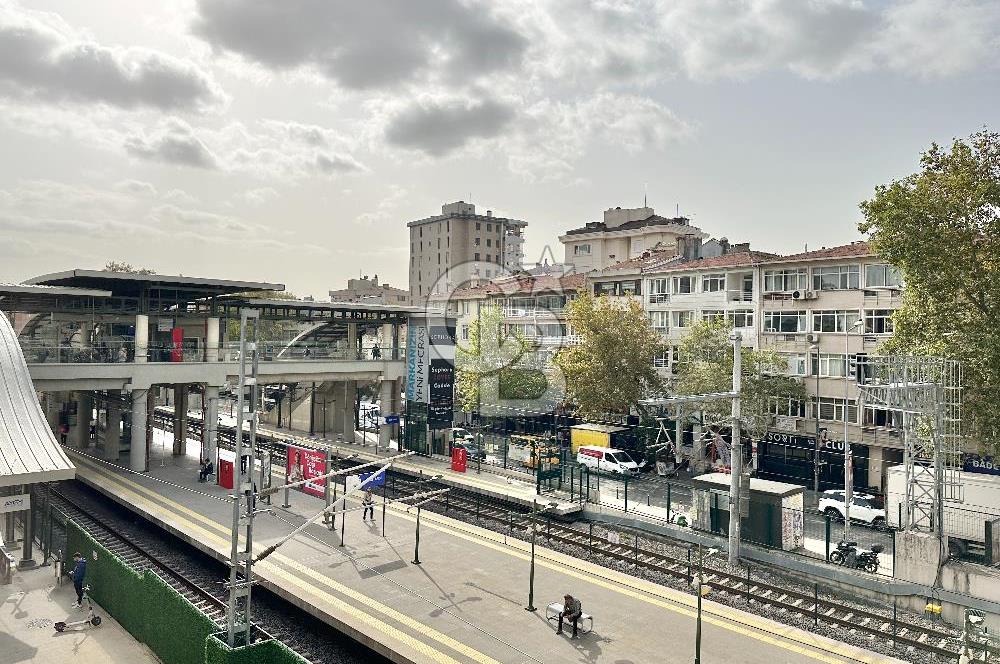 Bostancı Vukela Cad. Marmaray Önü Sahile Yakın Sıfır Ofis Büro