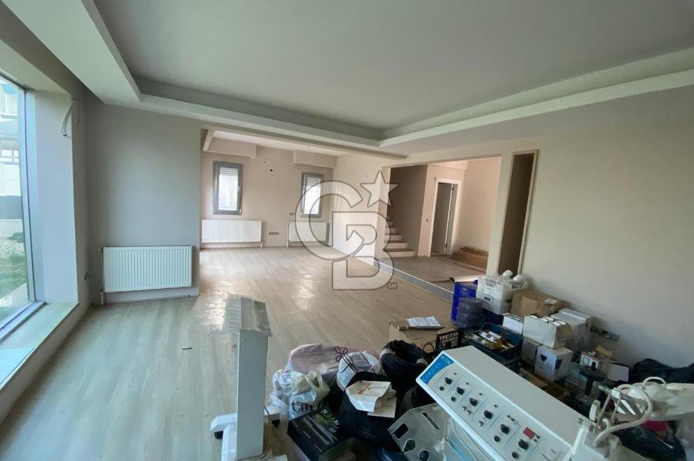 Güzelbahçe Maltepe'de 800 M2 Arsa içerisinde Kiralık Müstakil Villa