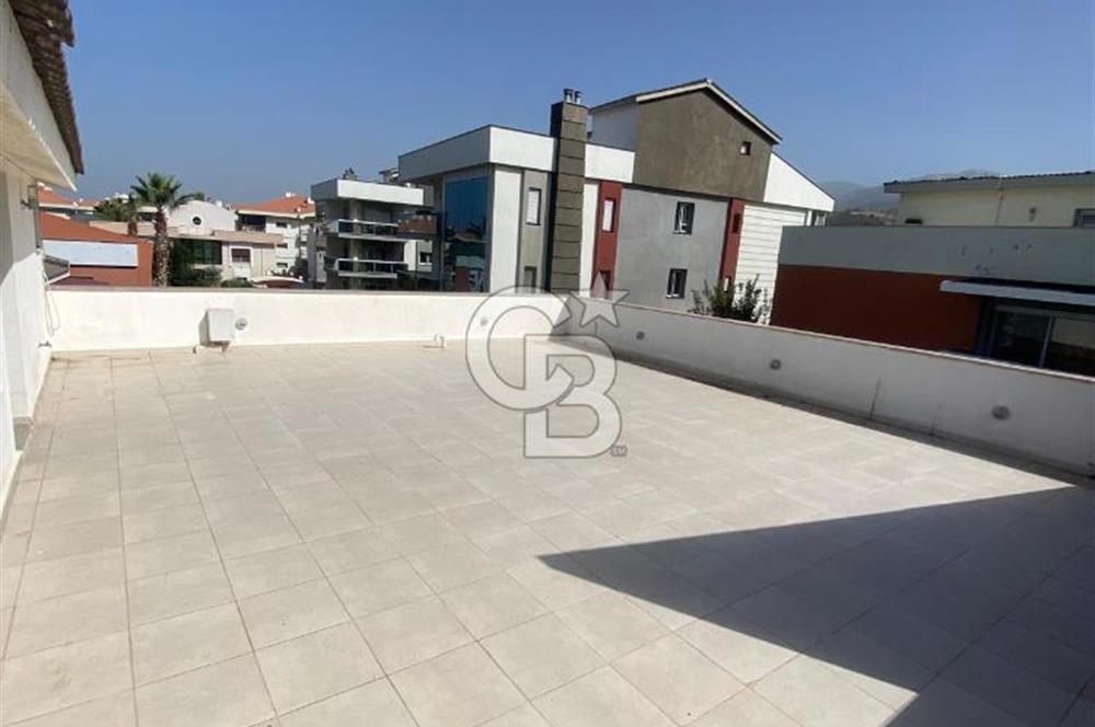 Güzelbahçe Maltepe'de 800 M2 Arsa içerisinde Kiralık Müstakil Villa