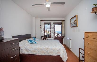 Yenifoça Petra Koyunda Satılık 4+1 Deniz Manzaralı Villa