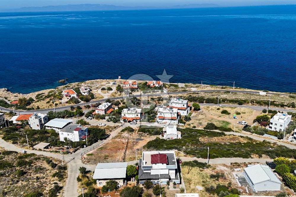 KARABURUN YENİ LİMAN'DA FULL DENİZ MANZARALI TRİPLEKS VİLLA