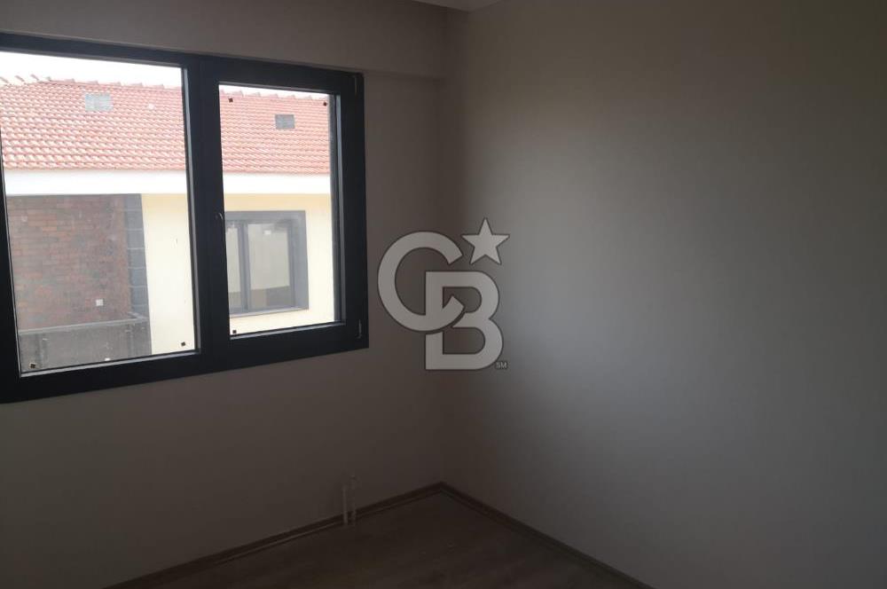 Foça Yenibağarasında Kiralık 2+1 Açık Mutfak Daire