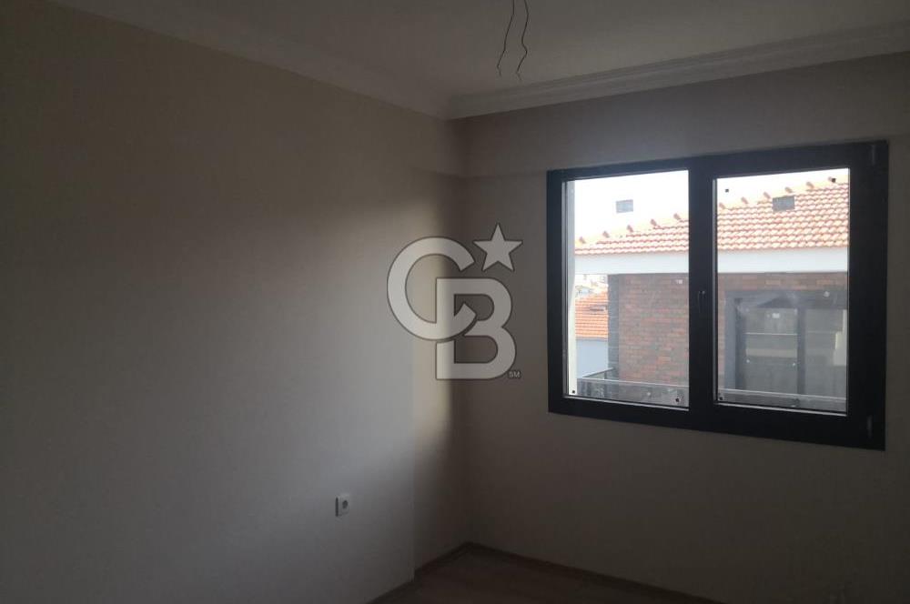 Foça Yenibağarasında Kiralık 2+1 Açık Mutfak Daire