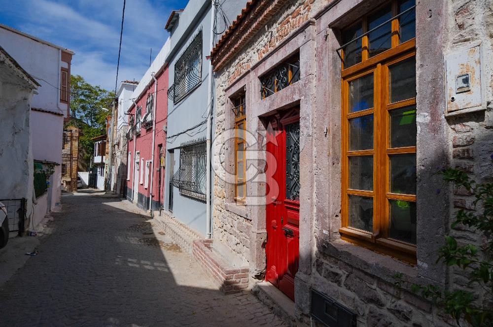 Ayvalık 1. Fethiye Caddesi Üzeri Müstakil Ev