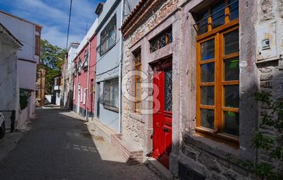 Ayvalık 1. Fethiye Caddesi Üzeri Müstakil Ev