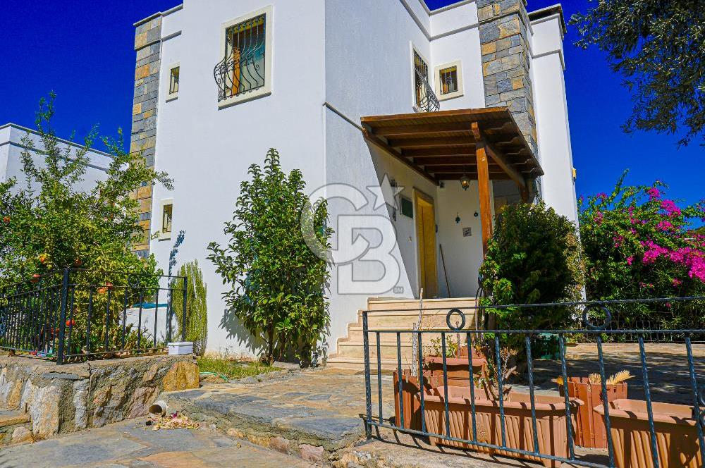 TORBA’ DA DENİZE 300 mt. 3+2  / 240 m2 Bahçeli