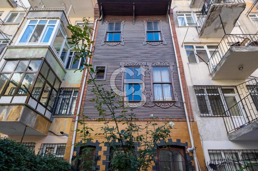 Kadıköy Rasimpaşa 'da SATILIK Bakımlı Komple Bina