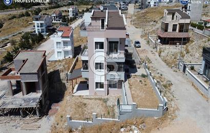 İzmir Karaburun Mordoğan Kamukent'te Eşsiz Manzaralı 4+1 Villa