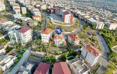 Bornova Atatürk Mahallesinde 715 M2 Arsa İçersinde 7+2 Villa