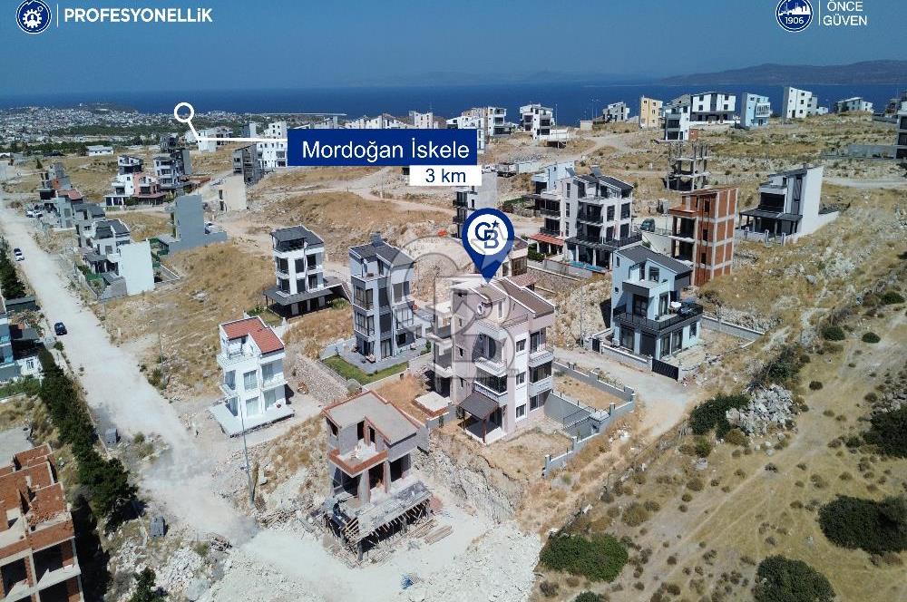 İzmir Karaburun Mordoğan Kamukent'te Eşsiz Manzaralı 4+1 Villa