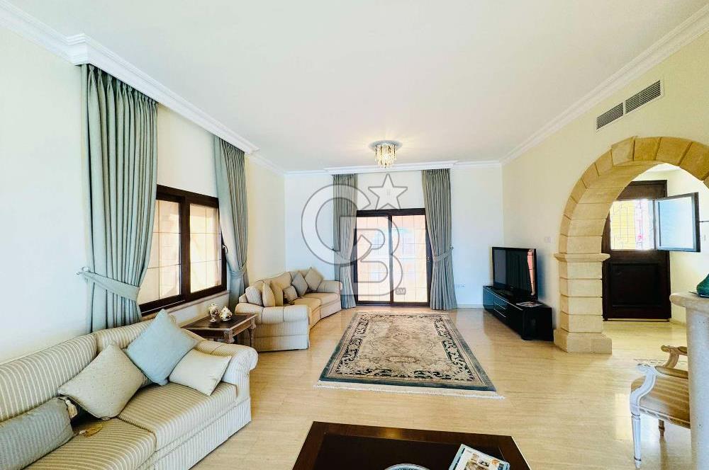 Kıbrıs Girne Esentepe de Denize Sıfır Ful Deniz Manzaralı Muhteşem 4+1 Villa