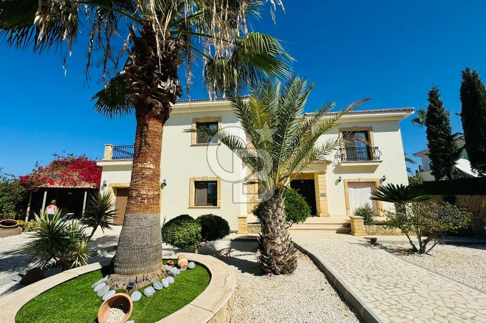 Kıbrıs Girne Esentepe de Denize Sıfır Ful Deniz Manzaralı Muhteşem 4+1 Villa