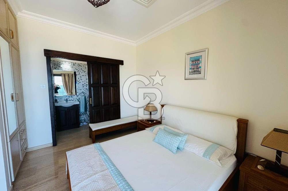 Kıbrıs Girne Esentepe de Denize Sıfır Ful Deniz Manzaralı Muhteşem 4+1 Villa