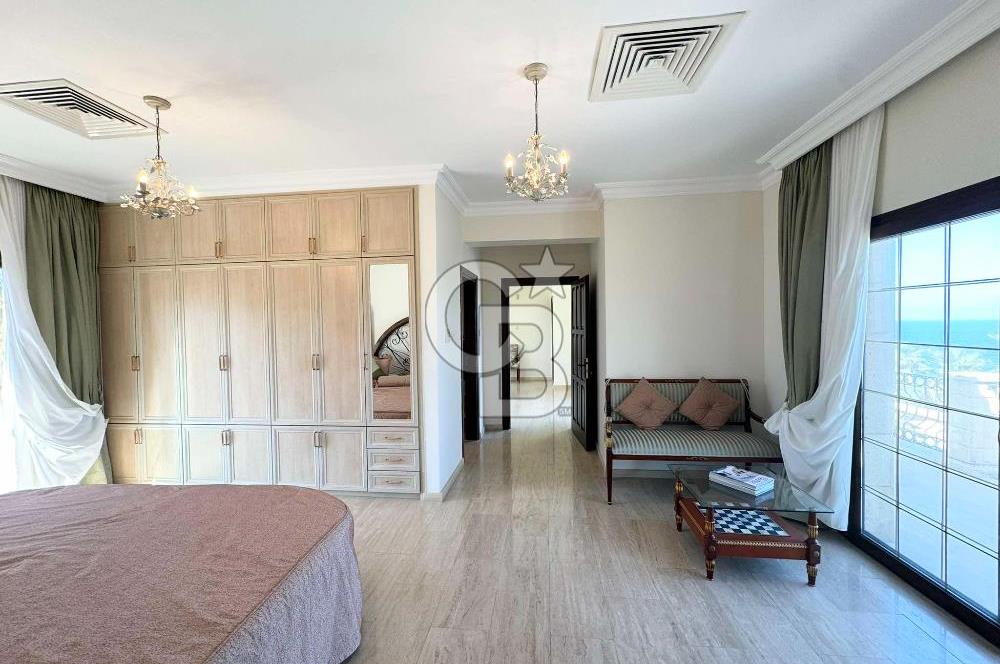 Kıbrıs Girne Esentepe de Denize Sıfır Ful Deniz Manzaralı Muhteşem 4+1 Villa