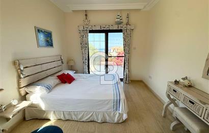 Kıbrıs Girne Esentepe de Denize Sıfır Ful Deniz Manzaralı Muhteşem 4+1 Villa