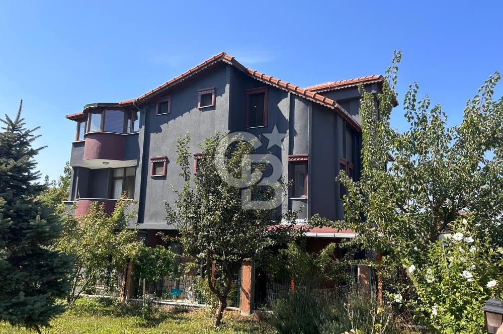 Arnavutköy de havuzlu  lüks villa Osmanlı konakları sitesi