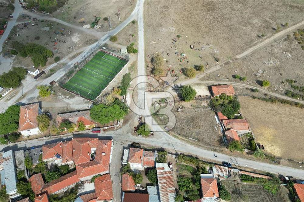 ÇANAKKALE EZİNE'DE ANAYOLA YAKIN 623 m²﻿ SATILIK ARSA VE KÖY EVİ