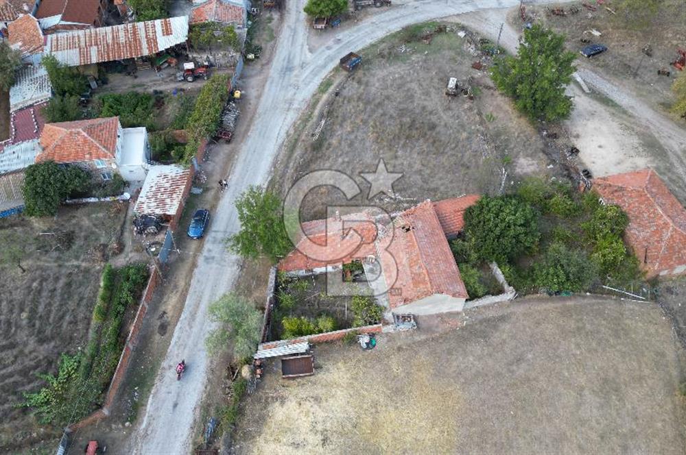 ÇANAKKALE EZİNE'DE ANAYOLA YAKIN 623 m²﻿ SATILIK ARSA VE KÖY EVİ